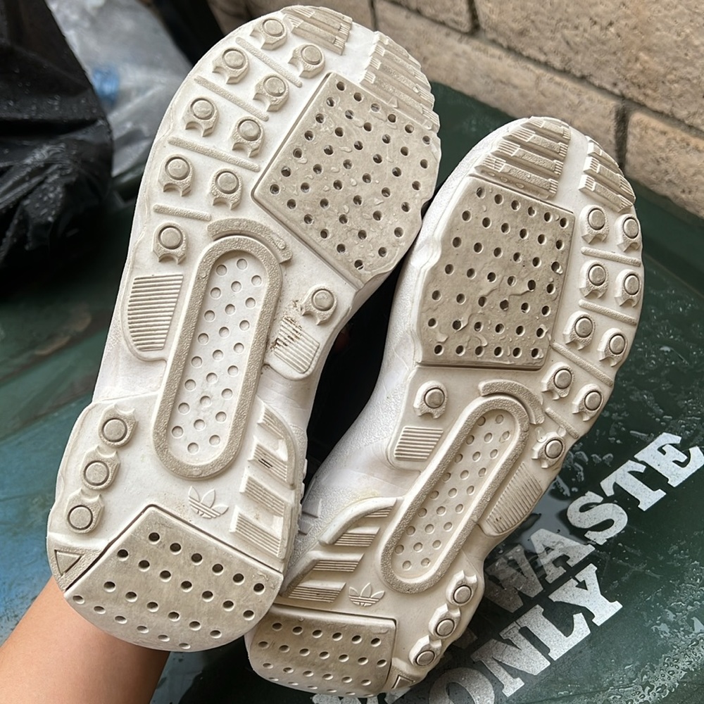 Adidas - Picture 6 of 6